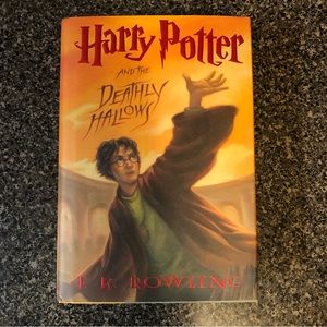 Harry Potter and the Deadly Hallows by J.K. Rowling